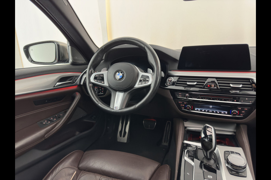 BMW 5 Serie Touring M550d xDrive High Executive M-Sportpack Aut. *PANO | LEATHER | LASER-LED | BLINDSPOT | MEMORY-PACK | HARMAN/KARDON |  DIGI-COCKPIT | AMBIENTLIGHT | SHIFTPADDLES | HEAD-UP | ADAPTIVE-CRUISE | TOWBAR | 19''ALU*