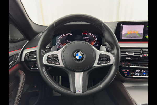BMW 5 Serie Touring M550d xDrive High Executive M-Sportpack Aut. *PANO | LEATHER | LASER-LED | BLINDSPOT | MEMORY-PACK | HARMAN/KARDON |  DIGI-COCKPIT | AMBIENTLIGHT | SHIFTPADDLES | HEAD-UP | ADAPTIVE-CRUISE | TOWBAR | 19''ALU*
