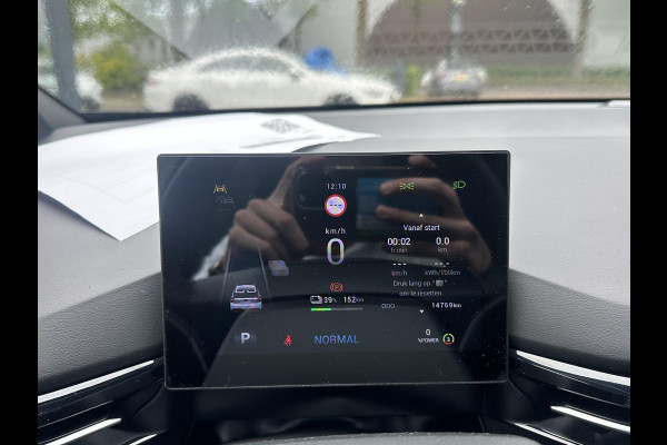 MG Mg4 electric Luxury 64 kWh SOH 95% | 14K KM!! |360 CAMERA| 7 JAAR MG GARANTIE T/M 07-2031| ELEK. STOEL| DODE HOEK SENSOR| STOEL + STUURVERWARMING| ADAPTIVE CRUISE CONTROL