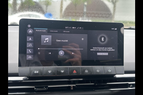 MG Mg4 electric Luxury 64 kWh SOH 95% | 14K KM!! |360 CAMERA| 7 JAAR MG GARANTIE T/M 07-2031| ELEK. STOEL| DODE HOEK SENSOR| STOEL + STUURVERWARMING| ADAPTIVE CRUISE CONTROL