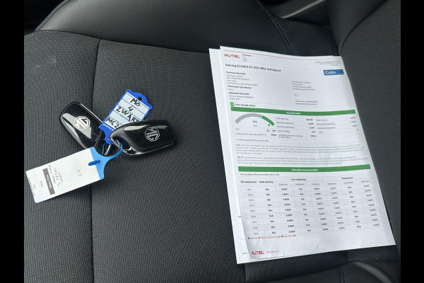 MG Mg4 electric Luxury 64 kWh SOH 95% | 14K KM!! |360 CAMERA| 7 JAAR MG GARANTIE T/M 07-2031| ELEK. STOEL| DODE HOEK SENSOR| STOEL + STUURVERWARMING| ADAPTIVE CRUISE CONTROL