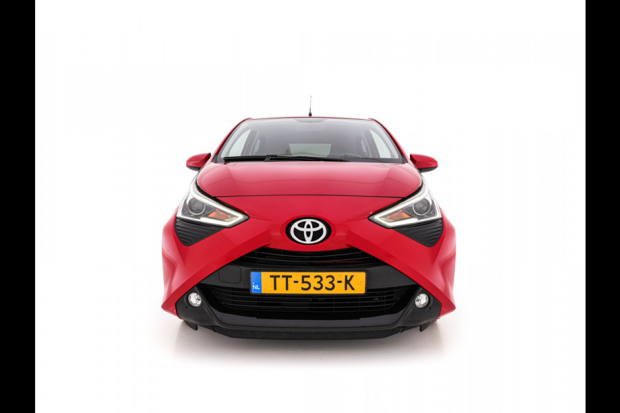 Toyota Aygo 1.0 VVT-i x-cite *AIRCO | CRUISE | CAMERA | CARPLAY | DAB | COMFORT-SEATS | PRIVACY-GLASS*