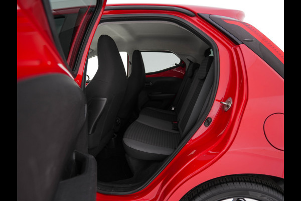 Toyota Aygo 1.0 VVT-i x-cite *AIRCO | CRUISE | CAMERA | CARPLAY | DAB | COMFORT-SEATS | PRIVACY-GLASS*