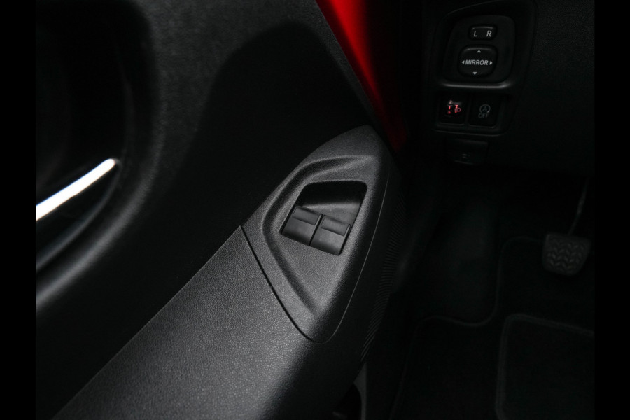 Toyota Aygo 1.0 VVT-i x-cite *AIRCO | CRUISE | CAMERA | CARPLAY | DAB | COMFORT-SEATS | PRIVACY-GLASS*