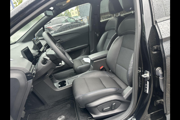 MG Mg4 electric Luxury 64 kWh SOH 95% | 10.000KM! |360 CAMERA| 7 JAAR MG GARANTIE T/M 07-2031| ELEK. STOEL| DODE HOEK SENSOR| STOEL + STUURVERWARMING| ADAPTIVE CRUISE CONTROL