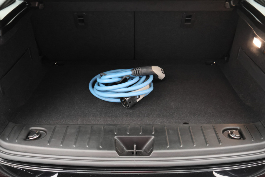 BMW i3 Executive Edition 120Ah 42 kWh Warmtepomp, SOH 93%, Camera, Cruise, Climate, Stoelverwarming, 20''