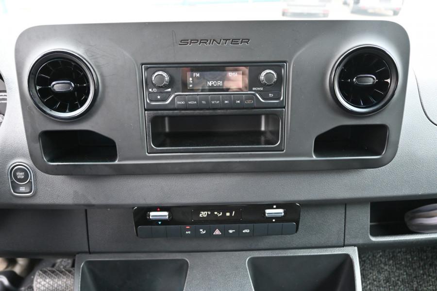 Mercedes-Benz eSprinter 312 L2H2 FWD 56 kWh Camera, Stoelverwarming