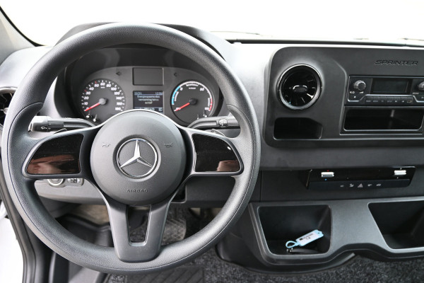 Mercedes-Benz eSprinter 312 L2H2 FWD 56 kWh Camera, Stoelverwarming