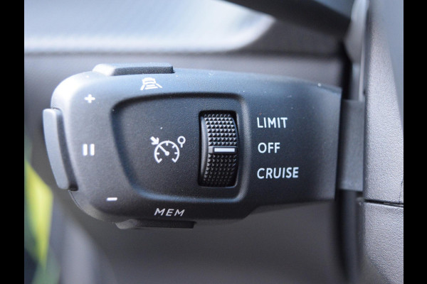 Peugeot 208 1.2 Hybrid 145 e-DCS6 GT 145 PK | ADAPTIVE CRUISE CONTROL | PARKEERSENSOREN MET CAMERA | CLIMATE CONTROL