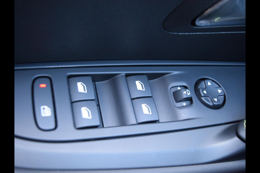 Peugeot 208 1.2 Hybrid 145 e-DCS6 GT 145 PK | ADAPTIVE CRUISE CONTROL | PARKEERSENSOREN MET CAMERA | CLIMATE CONTROL