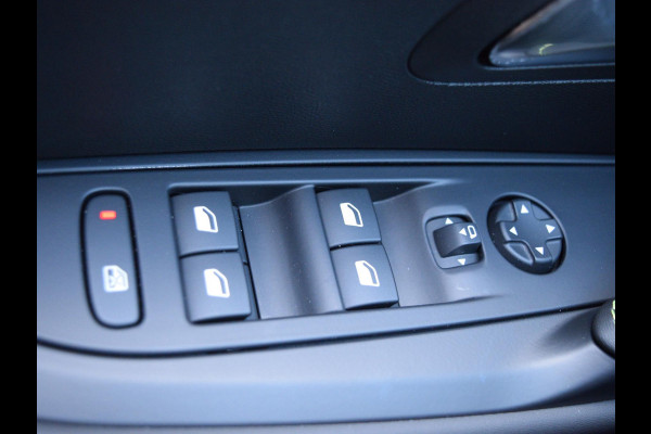 Peugeot 208 1.2 Hybrid 145 e-DCS6 GT 145 PK | ADAPTIVE CRUISE CONTROL | PARKEERSENSOREN MET CAMERA | CLIMATE CONTROL