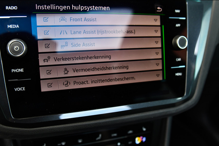 Volkswagen Tiguan 1.4 TSI eHybrid R-Line, Pano, ACC, IQ Lights, Camera, Carplay, Ambient, Dodeh, Stuurverw.!