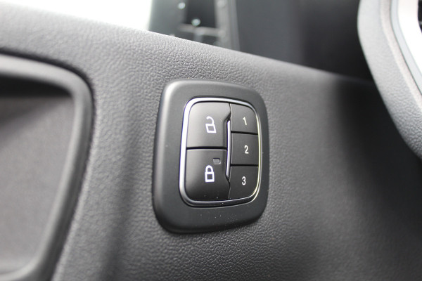 Ford Kuga 2.5 PHEV ST-Line X | Panoramadak | Trekhaak | BLIS | B&O | Full Options