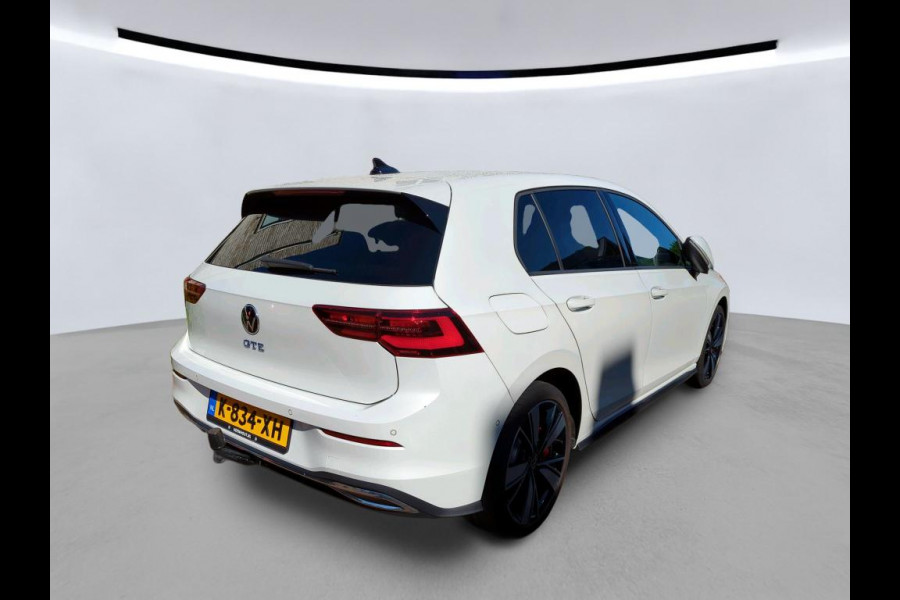 Volkswagen Golf GTE 1.4 eHybrid 245pk PHEV | Panorama | IQ.Light | Camera | Stoelverw.