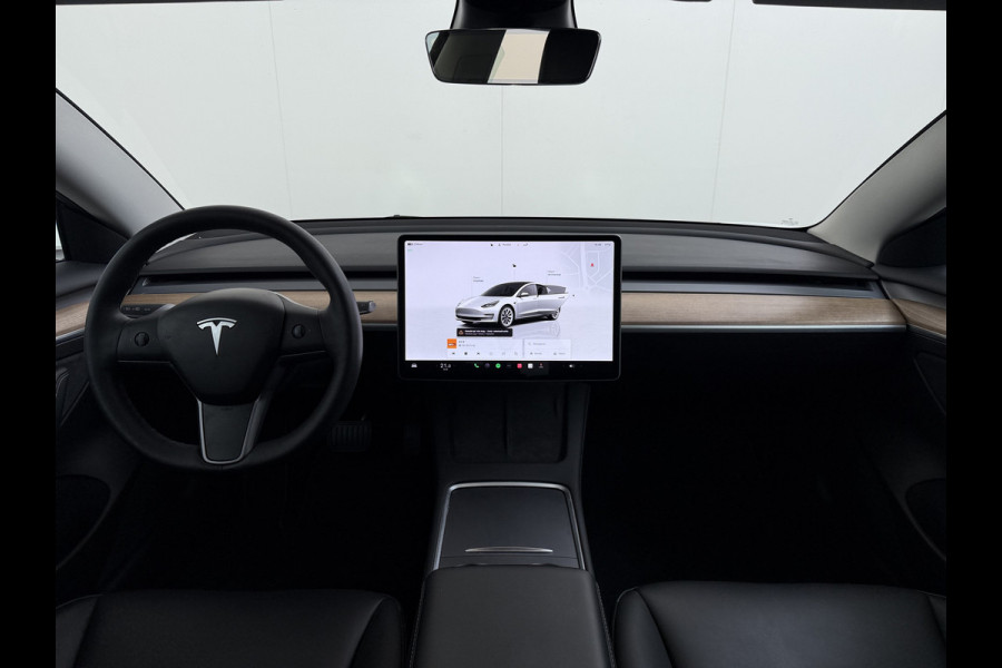 Tesla Model 3 Standard RWD Plus LFP Accu SOH 90,5% Warmtepomp Lmv 19" Elek.Achterklep Leder Panoramadak Navi Ecc Camera's Navi Ecc Pdc Traffic Aware Cruise + Aut.Sturen Lmv Led Elek.Stoelen+Memory+Verwarmd Dealeronderhouden Origineel Nederlandse Auto Garantie op Accu en Motor tot 21-6-2030/160.000km
