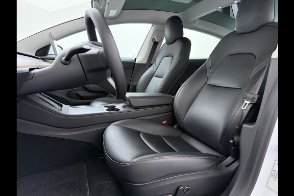 Tesla Model 3 Standard RWD Plus LFP Accu SOH 90,5% Warmtepomp Lmv 19" Elek.Achterklep Leder Panoramadak Navi Ecc Camera's Navi Ecc Pdc Traffic Aware Cruise + Aut.Sturen Lmv Led Elek.Stoelen+Memory+Verwarmd Dealeronderhouden Origineel Nederlandse Auto Garantie op Accu en Motor tot 21-6-2030/160.000km