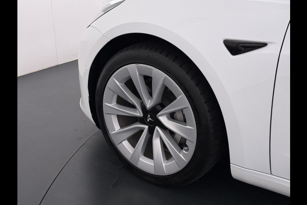 Tesla Model 3 Standard RWD Plus LFP Accu SOH 90,5% Warmtepomp Lmv 19" Elek.Achterklep Leder Panoramadak Navi Ecc Camera's Navi Ecc Pdc Traffic Aware Cruise + Aut.Sturen Lmv Led Elek.Stoelen+Memory+Verwarmd Dealeronderhouden Origineel Nederlandse Auto Garantie op Accu en Motor tot 21-6-2030/160.000km