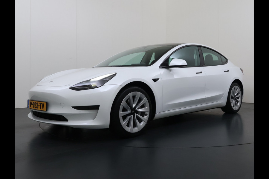 Tesla Model 3 Standard RWD Plus LFP Accu SOH 90,5% Warmtepomp Lmv 19" Elek.Achterklep Leder Panoramadak Navi Ecc Camera's Navi Ecc Pdc Traffic Aware Cruise + Aut.Sturen Lmv Led Elek.Stoelen+Memory+Verwarmd Dealeronderhouden Origineel Nederlandse Auto Garantie op Accu en Motor tot 21-6-2030/160.000km