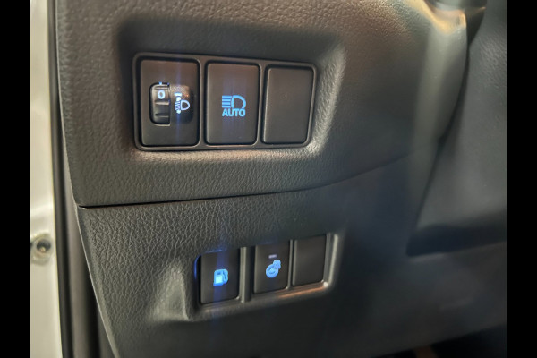 Toyota C-HR 1.8 Hybrid Bi-Tone NAVI/LED/DAB/CRUISE/ECC/PDC/CARPLAY/CAM///