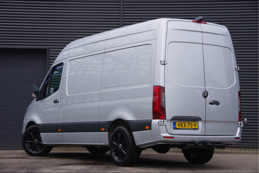 Mercedes-Benz Sprinter 319 3.0 CDI V6 L2H2 AUT. LED, 3.5T TREKHAAK, 360 CAMERA, ADAPT. CRUISE, MBUX 10'', NAVI, CLIMA, PARKEERSENSOREN