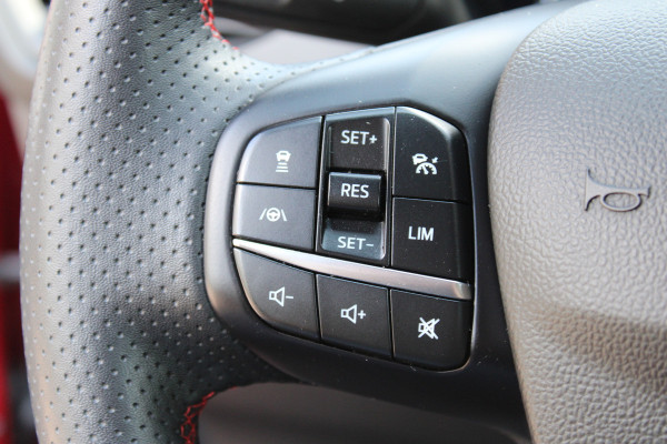 Ford FOCUS Wagon 1.0 EcoBoost Hybrid ST Line X | Head-Up | Adaptieve cruise | Trekhaak | Winterpack