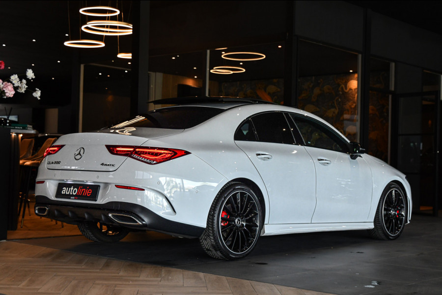 Mercedes-Benz CLA-Klasse 200 4MATIC AMG. Pano, HUD, Keyless, Camera, CarPlay, Sfeer!