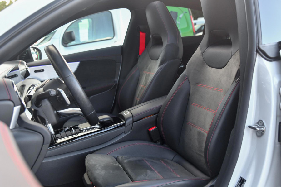 Mercedes-Benz CLA-Klasse 200 4MATIC AMG. Pano, HUD, Keyless, Camera, CarPlay, Sfeer!