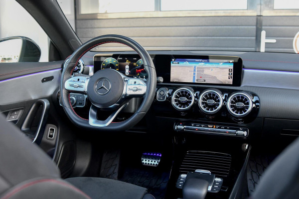 Mercedes-Benz CLA-Klasse 200 4MATIC AMG. Pano, HUD, Keyless, Camera, CarPlay, Sfeer!