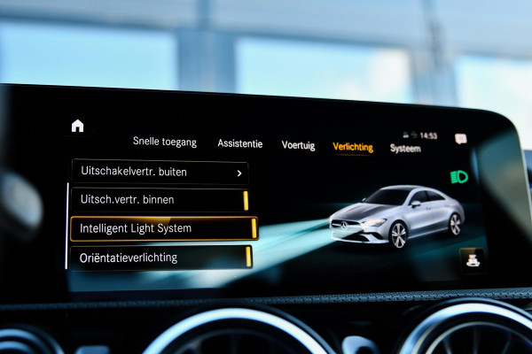 Mercedes-Benz CLA-Klasse 200 4MATIC AMG. Pano, HUD, Keyless, Camera, CarPlay, Sfeer!