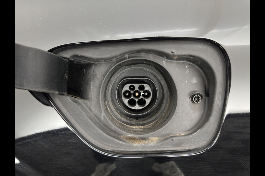 Volvo V60 2.0 T6 Recharge AWD Inscription (Plug-in) (INCL-BTW) Aut. *PANO | LEATHER | FULL-LED | MEMORY-PACK | KEYLESS | DIGI-COCKPIT | NAVI-FULLMAP | HEATED-SPORTSEATS | ECC | CRUISE | DAB | TOWBAR | 19''ALU*