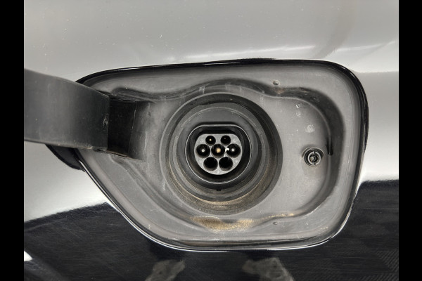 Volvo V60 2.0 T6 Recharge AWD Inscription (Plug-in) (INCL-BTW) Aut. *PANO | LEATHER | FULL-LED | MEMORY-PACK | KEYLESS | DIGI-COCKPIT | NAVI-FULLMAP | HEATED-SPORTSEATS | ECC | CRUISE | DAB | TOWBAR | 19''ALU*