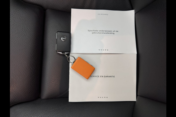 Volvo V60 2.0 T6 Recharge AWD Inscription (Plug-in) (INCL-BTW) Aut. *PANO | LEATHER | FULL-LED | MEMORY-PACK | KEYLESS | DIGI-COCKPIT | NAVI-FULLMAP | HEATED-SPORTSEATS | ECC | CRUISE | DAB | TOWBAR | 19''ALU*