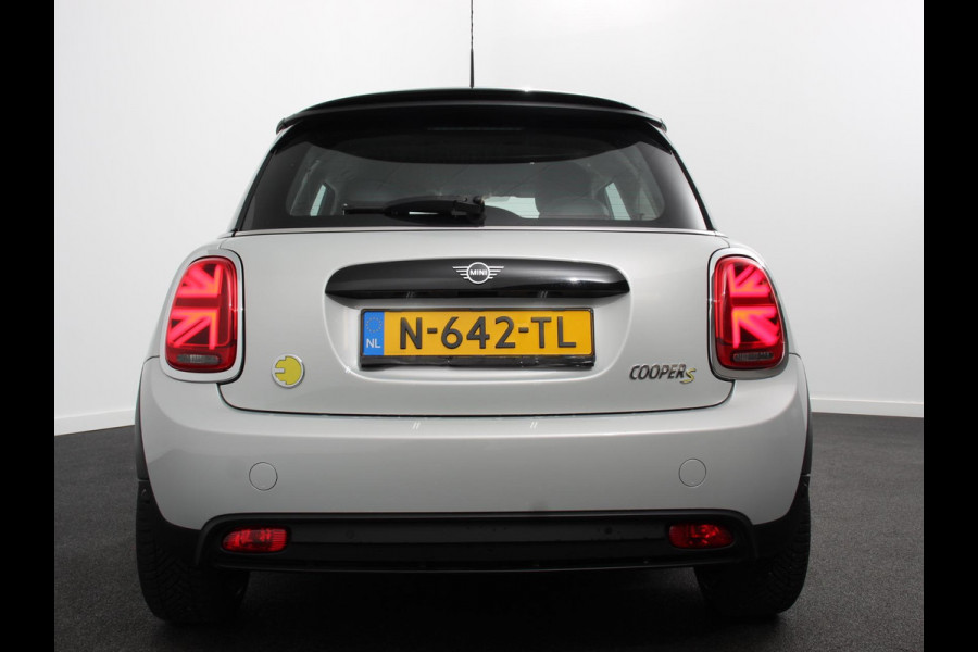 MINI Mini Electric Business Edition Automaat 33 kWh SOH 95% Navigatie Climate Control  Lichtmetalen Velgen  Dab Parkeer sensoren Cruise Control