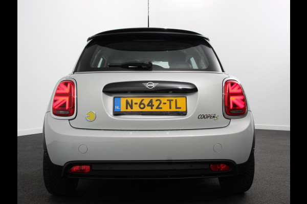 MINI Mini Electric Business Edition Automaat 33 kWh SOH 95% Navigatie Climate Control  Lichtmetalen Velgen  Dab Parkeer sensoren Cruise Control