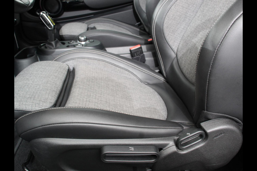 MINI Mini Electric Business Edition Automaat 33 kWh SOH 95% Navigatie Climate Control  Lichtmetalen Velgen  Dab Parkeer sensoren Cruise Control