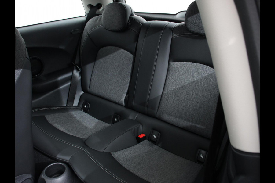 MINI Mini Electric Business Edition Automaat 33 kWh SOH 95% Navigatie Climate Control  Lichtmetalen Velgen  Dab Parkeer sensoren Cruise Control