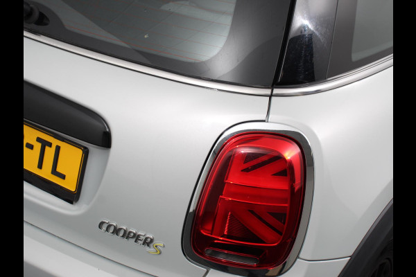 MINI Mini Electric Business Edition Automaat 33 kWh SOH 95% Navigatie Climate Control  Lichtmetalen Velgen  Dab Parkeer sensoren Cruise Control