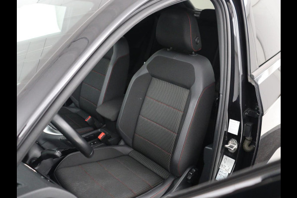 Volkswagen T-Roc 1.5 TSI Sport | Carplay | Virtual Cockpit | Full LED | Navigatie | Climate control | Parkeerhulp | 19'' lichtmetalen velgen | Bluetooth | Getint glas | Sportstuur