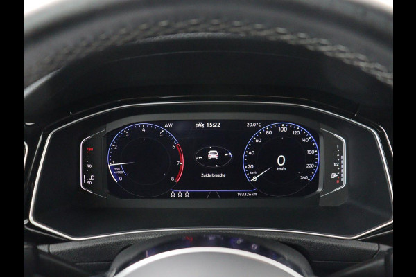 Volkswagen T-Roc 1.5 TSI Sport | Carplay | Virtual Cockpit | Full LED | Navigatie | Climate control | Parkeerhulp | 19'' lichtmetalen velgen | Bluetooth | Getint glas | Sportstuur