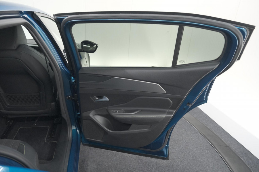 Peugeot 408 Hybrid 145 e-DCS6 GT | 360 Camera | Alcantara Pakket | Adaptieve Cruise Control | Elektrische Kofferklep