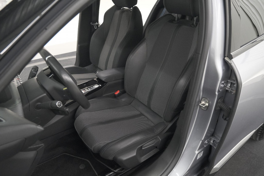 Peugeot 2008 PureTech 130 GT-Line | Camera | Adaptieve Cruise Control | Navigatie | Climate Control