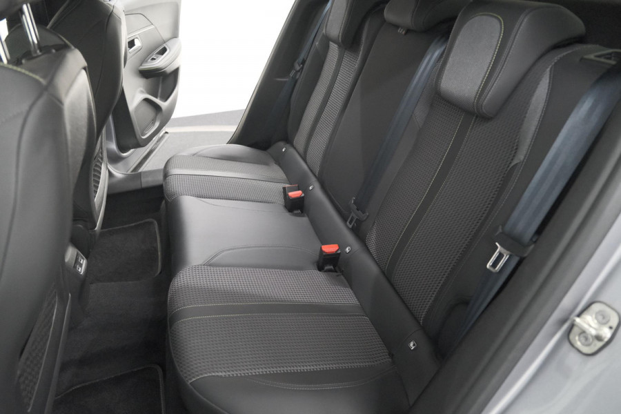 Peugeot 2008 PureTech 130 GT-Line | Camera | Adaptieve Cruise Control | Navigatie | Climate Control