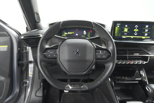 Peugeot 2008 PureTech 130 GT-Line | Camera | Adaptieve Cruise Control | Navigatie | Climate Control
