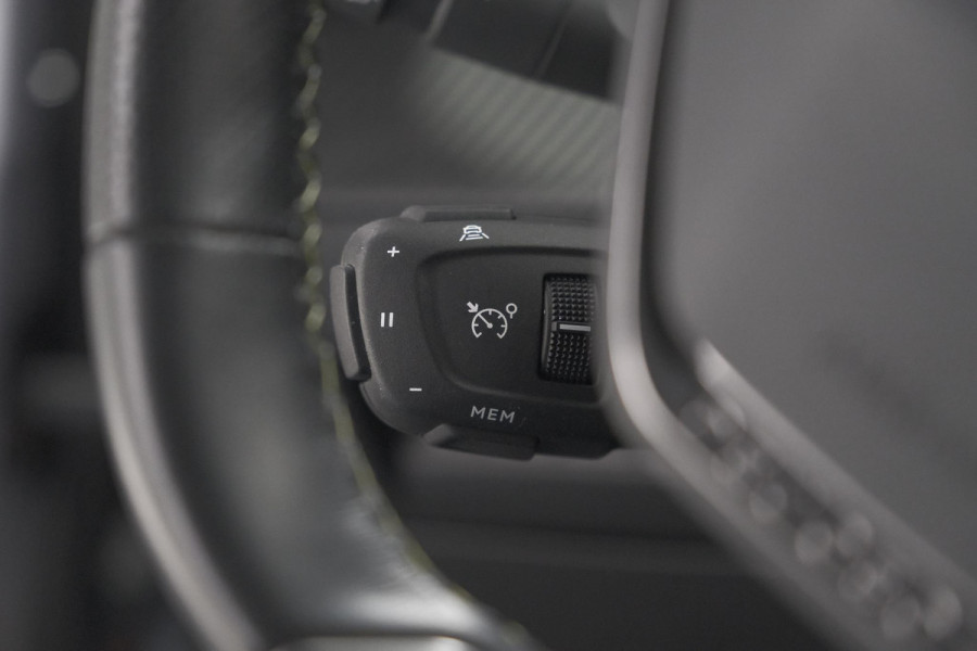 Peugeot 2008 PureTech 130 GT-Line | Camera | Adaptieve Cruise Control | Navigatie | Climate Control