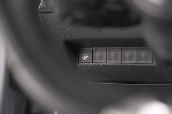 Peugeot 2008 PureTech 130 GT-Line | Camera | Adaptieve Cruise Control | Navigatie | Climate Control