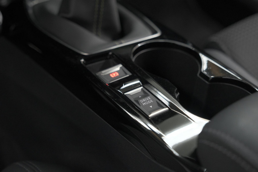 Peugeot 2008 PureTech 130 GT-Line | Camera | Adaptieve Cruise Control | Navigatie | Climate Control