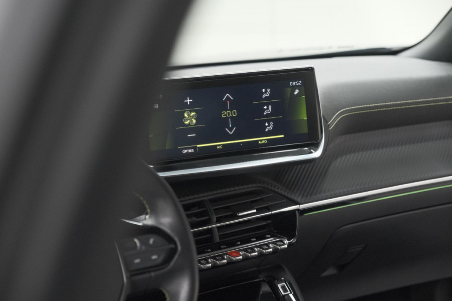 Peugeot 2008 PureTech 130 GT-Line | Camera | Adaptieve Cruise Control | Navigatie | Climate Control