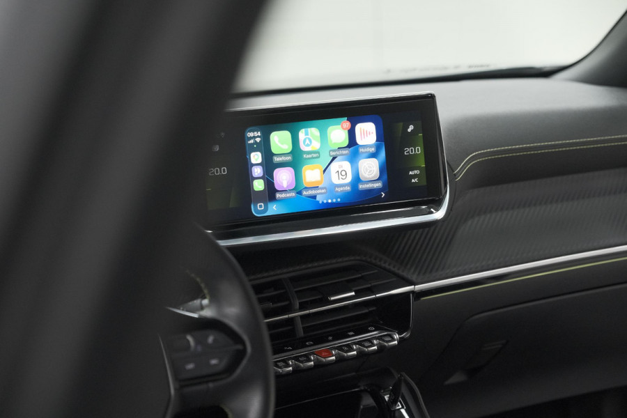 Peugeot 2008 PureTech 130 GT-Line | Camera | Adaptieve Cruise Control | Navigatie | Climate Control
