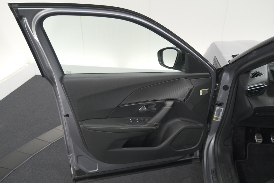 Peugeot 2008 PureTech 130 GT-Line | Camera | Adaptieve Cruise Control | Navigatie | Climate Control