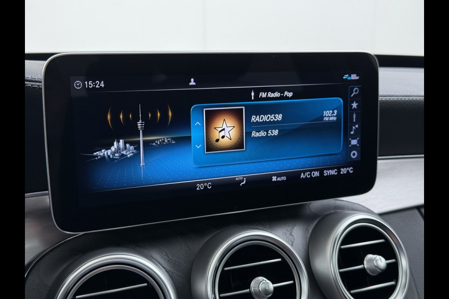 Mercedes-Benz C-Klasse Estate 300 EQ Hybrid Business Sol. AMG Night Ltd Panoramadak Trekhaak Navi 360°Camera Stoelverwarming Apple Carplay Android Auto Matrix Led Lmv Privacy Glas Elek. Privacy Glas Bluetooth Elek.Achterklep Led 1.800KG Trekgewicht 1e Eigenaar Dealeronderhouden Origineel Nederlandse Auto